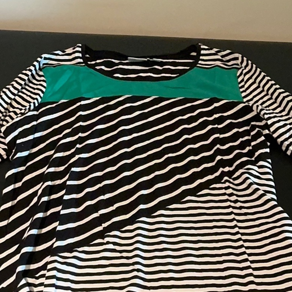 Asymmetrical Black and White 3/4 Sleeve Blouse